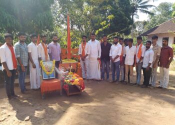 ಹಿಂಜಾವೇ ಹನುಮಾನ್ ಘಟಕದ ನೇತೃತ್ವದಲ್ಲಿ ನೂತನ ಕೇಸರಿ ಧ್ವಜ ಕಟ್ಟೆ ಉದ್ಘಾಟನೆ