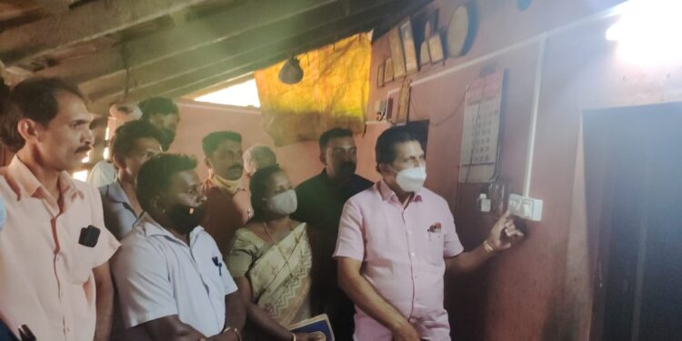 ಕಡು ಬಡತನದಲ್ಲಿ ಕುಟುಂಬಕ್ಕೆ ಬೆಳಕಾದ ಪುತ್ತೂರು ಶಾಸಕ ಸಂಜೀವ ಮಠಂದೂರು