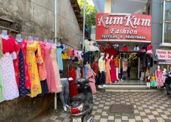 ದೀಪಾವಳಿ ಹಬ್ಬದ ಸೊಬಗಿಗೆ ಕುಮ್ ಕುಮ್ ವಸ್ತಮಳಿಗೆಯ ಸೇವೆ