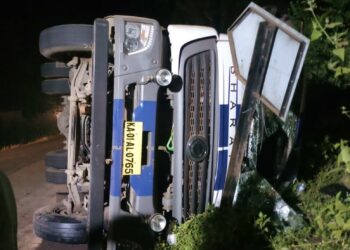 ಸಂಟ್ಯಾರ್: ಚಾಲಕನ ನಿಯಂತ್ರಣ ತಪ್ಪಿ ಲಾರಿ ಪಲ್ಟಿ