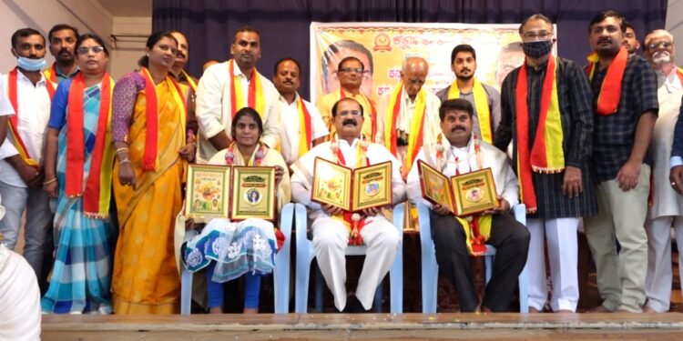 ಕನ್ನಡ ಸೇನೆ ಜಿಲ್ಲಾ ಅಧ್ಯಕ್ಷ ಚಂದ್ರಶೇಖರ್ಗೆ ಮಂಡ್ಯ ಕನ್ನಡ ರತ್ನ ಪ್ರಶಸ್ತಿ