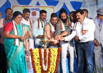 ಸತ್ಯದ  ತುಳುವೆರ್  ಸಂಘಟನೆ  ರಕ್ತದಾನ ಶಿಬಿರ : ಸಾಧಕರಿಗೆ ಸಮ್ಮಾನ