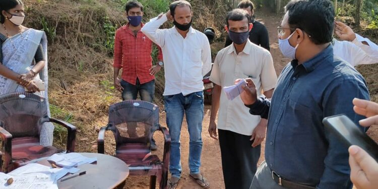 ಪುತ್ತೂರಿನ ಹಂಟ್ಯಾರಿನಲ್ಲಿ ಅಭ್ಯರ್ಥಿಗಳ ಚಿನ್ನೆಯ ಪತ್ರ ಪತ್ತೆ  : ಪ್ರಕರಣವನ್ನ ಪತ್ತೆ ಹಚ್ಚಿದ  ಚುನಾವಣಾಧಿಕಾರಿ ಡಾ. ಯತೀಶ್ ಉಳ್ಳಾಲ್