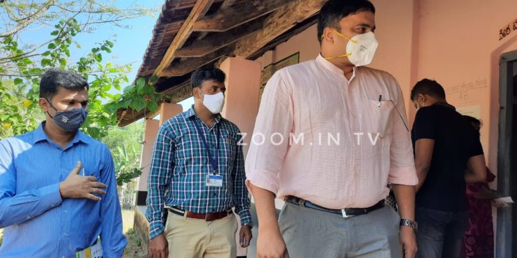 ಕುರಿಯ ಮತಗಟ್ಟೆಗೆ ದ.ಕ.ಜಿಲ್ಲಾಧಿಕಾರಿ ಭೇಟಿ : ಗ್ರಾ. ಪಂ. ಚುನಾವಣಾ ಕಣದಲ್ಲಿ ಶಾಂತಿಯುತ ವಾತಾವರಣ – ಡಾ. ರಾಜೇಂದ್ರ ಕೆ ವಿ