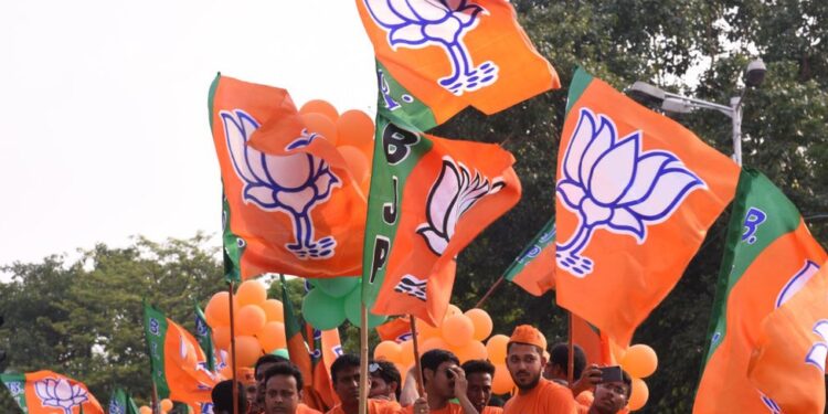 ಮುಂಡೂರು ಗ್ರಾ.ಪಂ ಚುನಾವಣಾ ಕಣದಲ್ಲಿ ಗೆಲುವಿನ ನಗೆ ಬೀರಿದ ವಿಜಯಿ ಅಭ್ಯರ್ಥಿಗಳಿಗೆ ನೇಸರ ಕಂಪದಲ್ಲಿ ಅಭಿನಂದನಾ ಸಮಾರಂಭ :; ವಿಜಯೋತ್ಸವ