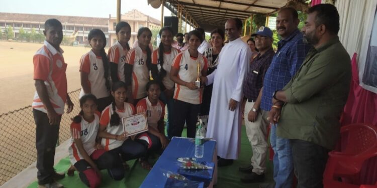 ಕಬಡ್ಡಿ ಸ್ಫರ್ಧೆ: ವಿವೇಕಾನಂದ ಪದವಿಪೂರ್ವ ಕಾಲೇಜಿನ ಬಾಲಕಿಯರ ತಂಡಕ್ಕೆ ದ್ವಿತೀಯ ಸ್ಥಾನ