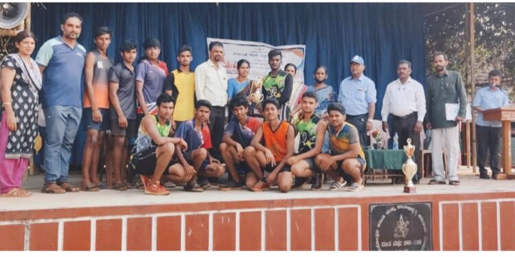 ವಾಲಿಬಾಲ್ ಪಂದ್ಯಾಟ: ವಿವೇಕಾನಂದ ಪ.ಪೂ ಕಾಲೇಜಿನ ಬಾಲಕರ ತಂಡ ದ್ವಿತೀಯ ಸ್ಥಾನ