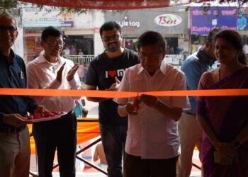 ಡೇ ಟು ಡೇ ಡಿಜಿಟಲ್ ನ 13ನೇ ಶಾಖೆಯ ಶುಭಾರಂಭ ;:ಕ್ಸಿಯಾಮಿ ಎಮ್ ಐ ಎಕ್ಸ್ಕ್ಲೂಸಿವ್ ಸ್ಟೋರ್ ಇದೀಗ ಪುತ್ತೂರಿನಲ್ಲೂ ಆರಂಭ