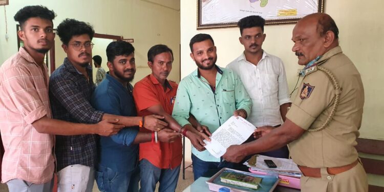 ಎಸ್ ಡಿ ಪಿ ಐ ಮುಖಂಡ ರಿಯಾಜ್ ಪರಂಗಿಪೇಟೆ ವಿರುದ್ದ  ಪುತ್ತೂರು ನಗರ ಪೊಲೀಸ್ ಠಾಣೆಯಲ್ಲಿ ದೂರು :; ಸರಿಯಾದ ಕ್ರಮ ಕೈಗೊಳ್ಳಲು ಹಿಂಜಾವೇ ಮನವಿ