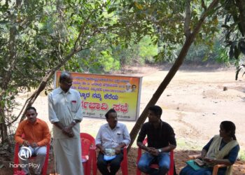 ಬನ್ನೂರು ನಲ್ಲಿ ನಮ್ಮೂರ ನಮ್ಮ ಕೆರೆ  ಯೋಜನೆಯಡಿಯಲ್ಲಿ ಕೆರೆಯ ಹೂಳೆತ್ತುವ ಬಗ್ಗೆ ಪೂರ್ವಭಾವಿ ಸಭೆ