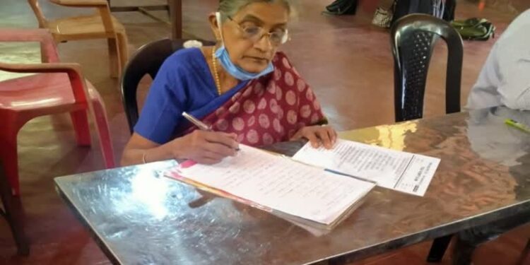 ” ಬಲೆ ತುಳು ಕಲ್ಪುಗ”  ಬಂಟ್ವಾಳದಲ್ಲಿ ತುಳು ಲಿಪಿ ಪರೀಕ್ಷೆ ಬರೆದು ಸೈ ಎನಿಸಿಕೊಂಡ 72ರ ವೃದ್ಧೆ