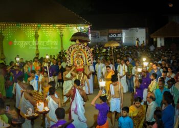 ಅಭಿಷೇಕ ಪ್ರಿಯನ ಆಲಯದಿ ಅದ್ದೂರಿ ಶಿವರಾತ್ರಿ ಉತ್ಸವ :; ವಿದ್ಯುತ್ ದೀಪಾಲಂಕೃತಗಳಿಂದ ಕಂಗೊಳಿಸಿದ ಶಿವಸನ್ನಿಧಿ