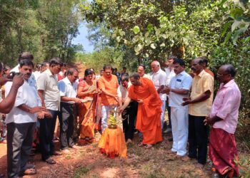 ಲೋಕೋಪಯೋಗಿ ಇಲಾಖೆಯ ಯೋಜನೆಯಡಿ ಬಜತ್ತೂರು ಗ್ರಾಮದ ಸರ್ವೋದಯ ಪ್ರೌಢಶಾಲೆಯ ಸಂಪರ್ಕ ರಸ್ತೆಗೆ ರೂ.15ಲಕ್ಷ ಅನುದಾನದ ಕಾಮಗಾರಿಯ ಶಿಲಾನ್ಯಾಸ