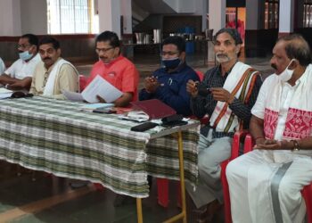 ಪುತ್ತೂರು : ಜಾತ್ರೋತ್ಸವದ ಅಂಗವಾಗಿ ಅಧಿಕಾರಿಗಳ ಪೂರ್ವಭಾವಿ ಸಭೆ : ರಸ್ತೆಗಳ ಸುವ್ಯವಸ್ಥೆ,ಅಲಂಕಾರ, ಶುಚಿತ್ವ, ಪಾರ್ಕಿಂಗ್ ವ್ಯವಸ್ಥೆ, ಕೋವಿಡ್ ಮುಂಜಾಗ್ರತಾ ಕ್ರಮಗಳ ಬಗ್ಗೆ ಚರ್ಚೆ