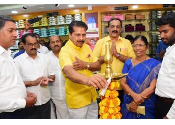 ಎಳ್ಮುಡಿ ಪ್ರಾವಿಡೆನ್ಸ್ ಪ್ಲಾಝಾದಲ್ಲಿ  ಬ್ರಾಂಡೆಡ್ ಕಾಟನ್ ಬಟ್ಟೆಗಳ ಮಳಿಗೆ “ರಾಮ್ ರಾಜ್ ” ಶುಭಾರಂಭ
