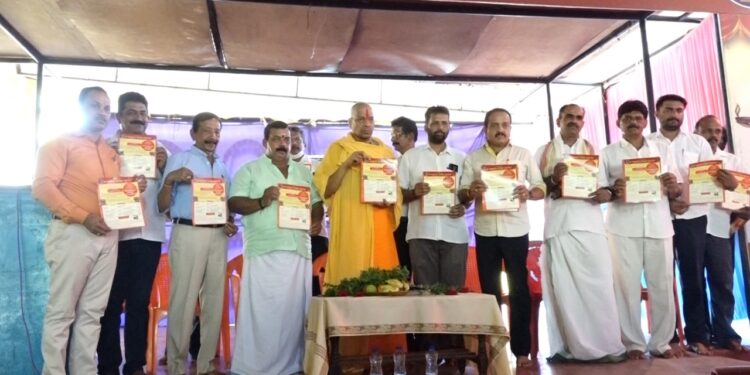 ಮಠಂತಬೆಟ್ಟು ಶ್ರೀ ಮಹಿಷಮರ್ದಿನಿ ದೇವಸ್ಥಾನದಲ್ಲಿ ಏ.24 ರಂದು ಅಷ್ಟಬಂಧ ಬ್ರಹ್ಮಕಲಶೋತ್ಸವಕ್ಕೆ “ಭಜನಾಮೃತ” ಕಾರ್ಯಕ್ರಮ : ನಟರಾಜ ವೇದಿಕೆಯಲ್ಲಿ ಪೂರ್ವಭಾವಿ ಸಭೆ- ಆಮಂತ್ರಣ ಪತ್ರ ಬಿಡುಗಡೆ