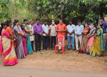 ಪುತ್ತೂರು: ಒಳಮೊಗ್ರು ಗ್ರಾಮದ ಕುಡಿಯುವ ನೀರಿನ ಸೌಲಭ್ಯದ ಕಾಮಗಾರಿಗಳಿಗೆ ಶಾಸಕರಾದ ಸಂಜೀವ ಮಠಂದೂರು ಶಿಲಾನ್ಯಾಸ ನೆರವೇರಿಸಿದರು