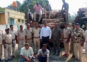 ಕಾಫಿ ಸಿಪ್ಪೆಯಡಿ ಬೀಟೆ ನಾಟಾ ಸಾಗಾಟ- ಇಬ್ಬರ ಬಂಧನ