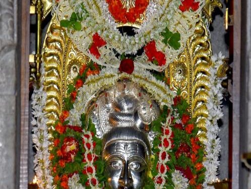 ಪುತ್ತೂರು:  ನರಿಮೊಗರು ಶ್ರೀ ಮೃತ್ಯುಂಜಯೇಶ್ವರ ದೇವಸ್ಥಾನದಲ್ಲಿ ವರ್ಷಾವಧಿ ಜಾತ್ರೋತ್ಸವದ ಸಂಭ್ರಮ