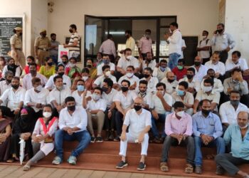 ಬಡ ಮಹಿಳೆಯ ಹಕ್ಕು‌ಪತ್ರಕ್ಕಾಗಿ ಮಾಜಿ ಶಾಸಕಿ ಶಕುಂತಳಾ ಶೆಟ್ಟಿಯವರ ಧರಣಿ ಯಶಸ್ವಿ : ಹಕ್ಕುಪತ್ರ ವಿತರಿಸಿದ ತಹಶೀಲ್ದಾರ್