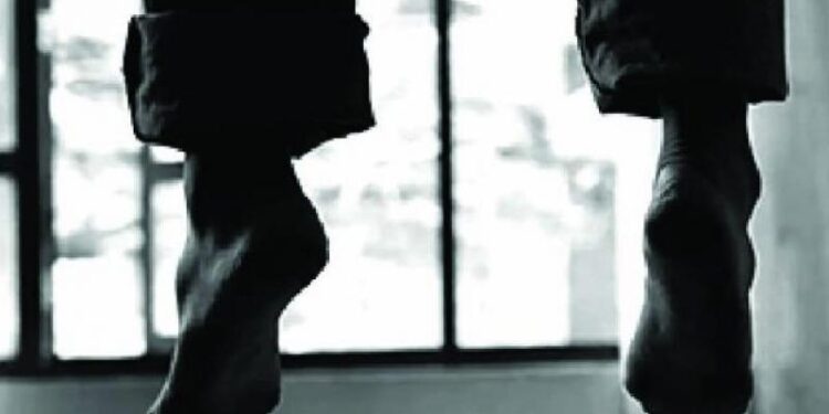 ಕೆಯ್ಯೂರು : ಆಟೋ ಚಾಲಕ ನೇಣು ಬಿಗಿದು ಆತ್ಮಹತ್ಯೆ