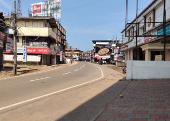 ವೀಕೆಂಡ್ ಕರ್ಪ್ಯೂನಲ್ಲಿ ಸ್ತಬ್ದವಾದ ಪುತ್ತೂರು : ಅಂಗಡಿ ಮುಂಗಟ್ಟುಗಳೆಲ್ಲ ಬಂದ್, ವಾಹನ ಸಂಚಾರ ವಿರಳ