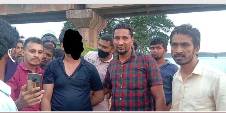 ಬಂಟ್ವಾಳ:  ನೇತ್ರಾವತಿ  ನದಿಗೆ ಹಾರಿ ಆತ್ಮಹತ್ಯೆಗೆ ಯತ್ನಿಸಿದ ಯುವಕನನ್ನು ರಕ್ಷಿಸುವಲ್ಲಿ ಯಶಸ್ವಿಯಾದ ಸತ್ತಾರ್ ಹಾಗೂ ಸಾದಿಕ್ ಎಂ ಕೆ