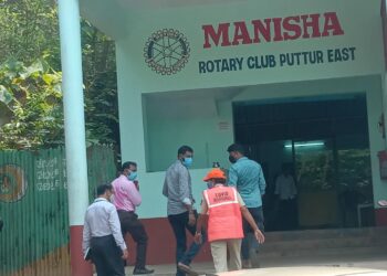 ಪುತ್ತೂರು : ವೀಕೆಂಡ್ ಕರ್ಫ್ಯೂ : ನಗರ ಸಭೆ ಅಧಿಕಾರಿಗಳಿಂದ ಮದುವೆ ಹಾಲ್ ಗಳ ಪರಿಶೀಲನೆ