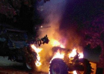 ಮಲ್ಪೆ : ಬೀಚ್‍ನಲ್ಲಿ ನಿಲ್ಲಿಸಿದ್ದ ಬೀಚ್ ಕ್ಲೀನಿಂಗ್ ಗೆ ಬಳಸುವ ಟ್ರ್ಯಾಕ್ಟರ್ ಬೆಂಕಿಗಾಹುತಿ