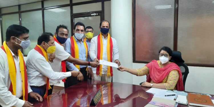 ದ.ಕ ಜಿಲ್ಲೆಯಾದ್ಯಂತ ” ಗಾಂಧಿ ಭವನ” ನಿರ್ಮಾಣ ಹಾಗೂ ಸರಕಾರಿ ಜಮೀನನ್ನು ನಿವೃತ್ತಿ ಮಿಲಿಟರಿಯವರಿಗೆ,ವಿಕಲಚೇತನರಿಗೆ,ಕಡು ಬಡವರಿಗೆ ಮಂಜೂರು ಮಾಡಲು ಕನ್ನಡ ಸೇನೆ ಕರ್ನಾಟಕ ವತಿಯಿಂದ ಉಪಜಿಲ್ಲಾಧಿಕಾರಿಗಳಿಗೆ ಮನವಿ ಸಲ್ಲಿಕೆ