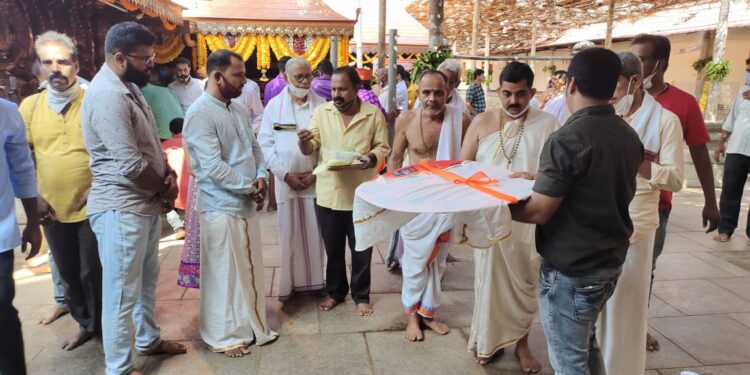 ಪುತ್ತೂರು ಶ್ರೀ ಮಹಾಲಿಂಗೇಶ್ವರ ದೇವರ “ಭಕ್ತಿ ಸುಪ್ರಭಾತ” ಭಕ್ತಿ ಪ್ರಧಾನ ಆಲ್ಬಮ್ ಸಾಂಗ್ ಬಿಡುಗಡೆ