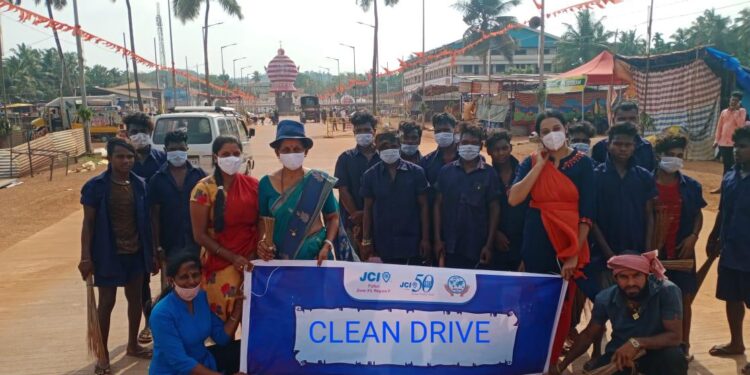 ಪುತ್ತೂರು : ಜೆಸಿಐ ವತಿಯಿಂದ ರಥ ಬೀದಿ ಸ್ವಚ್ಛತೆ