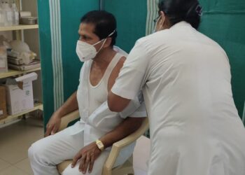 ಪುತ್ತೂರು : ಕೋವಿಡ್ ಲಸಿಕೆ ಪಡೆದ ಶಾಸಕ ಸಂಜೀವ ಮಠಂದೂರು