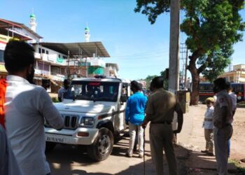 ಕಲ್ಲಡ್ಕದಲ್ಲಿ ಪಂಚಾಯತ್ ಸದಸ್ಯ ಹಾಗೂ ಪೊಲೀಸ್ ನಡುವೆ ಮಾತಿನ ಚಕಮಕಿ