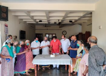 ಪುತ್ತೂರು : ಹುಟ್ಟುಹಬ್ಬವನ್ನು ಸರಳವಾಗಿ ವಿಶೇಷ ರೀತಿಯಲ್ಲಿ ಆಚರಿಸಿಕೊಂಡ ಶಾಸಕ ಸಂಜೀವ ಮಠಂದೂರು