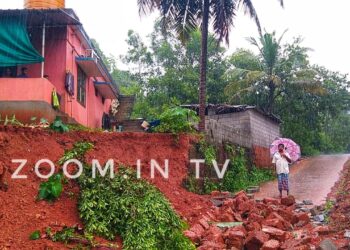 ನರಿಮೊಗರು: ಮಳೆಯಿಂದಾಗಿ ಮನೆಯ ಆವರಣ ಗೋಡೆ ಕುಸಿತ; ಹಿಂದೂ ಬಾಂಧವರಿಂದ ತಕ್ಷಣ ತೆರವು ಕಾರ್ಯ;ಹಿಂದೂ ಮುಸ್ಲಿಂ ಸೌಹಾರ್ದತೆಗೆ ಸಾಕ್ಷಿಯಾಯಿತು ಘಟನೆ