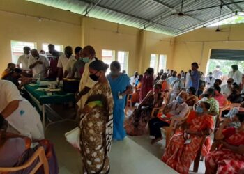 ತಿಂಗಳಾಡಿ : ಅಸಮರ್ಪಕ ಟೋಕನ್ ವ್ಯವಸ್ಥೆ; ಆರೋಗ್ಯ ಕೇಂದ್ರದ ವ್ಯಾಪ್ತಿಗೆ ಒಳಪಡದವರಿಗೂ ವ್ಯಾಕ್ಸಿನ್ ನೀಡಿಕೆ; ಸಾರ್ವಜನಿಕರಿಂದ ಆರೋಪ, ಆಕ್ರೋಶ