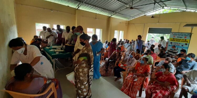 ತಿಂಗಳಾಡಿ : ಅಸಮರ್ಪಕ ಟೋಕನ್ ವ್ಯವಸ್ಥೆ; ಆರೋಗ್ಯ ಕೇಂದ್ರದ ವ್ಯಾಪ್ತಿಗೆ ಒಳಪಡದವರಿಗೂ ವ್ಯಾಕ್ಸಿನ್ ನೀಡಿಕೆ; ಸಾರ್ವಜನಿಕರಿಂದ ಆರೋಪ, ಆಕ್ರೋಶ