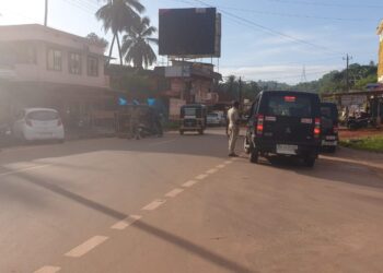 ಕಬಕ : ಅನಾವಶ್ಯಕವಾಗಿ ತಿರುಗಾಡುವವರ ವಿರುದ್ಧ ಕ್ರಮ :; ಬೆಳಗ್ಗಿನಿಂದಲೇ ಚುರುಕಿನ ತಪಾಸಣೆ