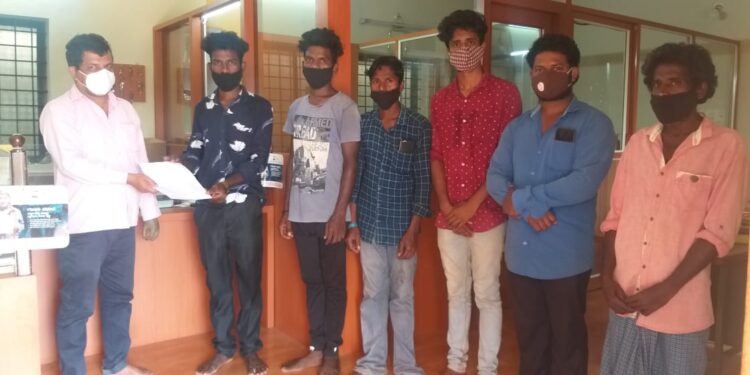 ಕೋಡಿಂಬಾಡಿ : ಕೃಷ್ಣಗಿರಿಯಲ್ಲಿನ ಅವೈಜ್ಞಾನಿಕ ಚರಂಡಿ ರಿಪೇರಿ, ಕುಸಿದ ತಡೆಗೋಡೆಯ ದುರಸ್ಥಿ ಹಾಗೂ   ಹೊಸ ಚರಂಡಿ ನಿರ್ಮಾಣ ಮಾಡುವಂತೆ  ನಾಗರಿಕರಿಂದ ಗ್ರಾ.ಪಂ ಅಧಿಕಾರಿಗಳಿಗೆ ಮನವಿ