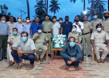 ಸುಳ್ಯ ಹಾಗೂ ಪುತ್ತೂರಿನ  ಜ್ಯುವೆಲ್ಲರ್ಸ್ ಗಳಲ್ಲಿ ಸರಣಿ ಕಳ್ಳತನ ನಡೆಸಿದ ಅಂತರಾಜ್ಯ ಕಳ್ಳರನ್ನು ಹೆಡೆಮುರಿ ಕಟ್ಟಿದ ಪೊಲೀಸರು