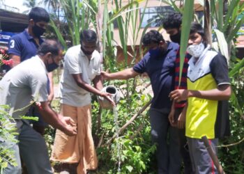 ಪುತ್ತೂರು : ಪ್ರಧಾನ ಮಂತ್ರಿ ನರೇಂದ್ರ ಮೋದಿ ರವರ ಸರ್ಕಾರ ಏಳು ವರ್ಷ ಪೂರೈಸಿದ ದಿನವನ್ನು”ಸೇವಾ ಹೀ ಸಂಘಟನ್” ಹೆಸರಿನಲ್ಲಿ ಗಿಡಗಳನ್ನು ನೆಟ್ಟು ಆಚರಣೆ