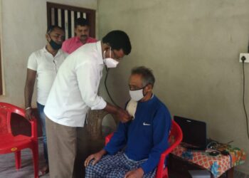 ಕೆಪಿಸಿಸಿ ಸದಸ್ಯ ಡಾ.ರಘು ರವರಿಂದ ಹಿರಿಯ ನಾಗರಿಕರ ಆರೋಗ್ಯ ತಪಾಸಣೆ