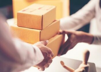 ಪುತ್ತೂರು : ಪಾರ್ಸೆಲ್ ನೀಡದ ಕಾರಣ ಕೇಳಲು ಹೋದ ವೈದ್ಯೆಗೆ ನಿಂದಿಸಿ  ಬೆದರಿಕೆ ಆರೋಪ ; ಬನ್ನೂರಿನ `ಡೆಲಿವರಿ’ ಫ್ರಾಂಚೈಸಿ ಮಾಲಕ ರಾಜ ಮಾವಿನಕಟ್ಟೆ ವಿರುದ್ಧ ಕೇಸು ದಾಖಲು