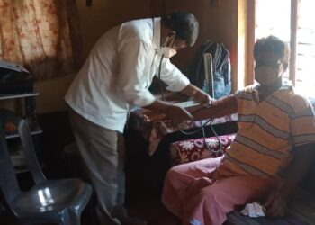 ಮಧುಮೇಹ ಮತ್ತು ಅಧಿಕ ರಕ್ತದೊತ್ತಡದಿಂದ ಬಳಲುತ್ತಿದ್ದ ವ್ಯಕ್ತಿಗೆ ಡಾ.ರಘು ರವರಿಂದ ಉಚಿತ ಚಿಕಿತ್ಸೆ