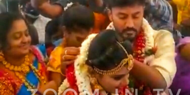 ಭೂಮಿಯಲ್ಲಿ ಮಾತ್ರ ರೂಲ್ಸ್ ಎಂದು ಆಕಾಶದಲ್ಲಿ ದಾಂಪತ್ಯ ಜೀವನಕ್ಕೆ ಕಾಲಿರಿಸಿದ ಜೋಡಿ..!