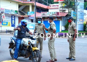 ಪುತ್ತೂರಿನಲ್ಲಿ ಎಸ್. ಪಿ ರೌಂಡಪ್ :; ದರ್ಬೆ ವೃತ್ತ ಸೇರಿದಂತೆ ಸುತ್ತಮುತ್ತಲಿನ ನಾನ ಚೆಕ್ ಪೋಸ್ಟ್‌ ಗಳಿಗೆ ಭೇಟಿ :; ಅನಗತ್ಯ ವಾಹನದಲ್ಲಿ ಬಾರದಂತೆ ಎಚ್ಚರಿಕೆ