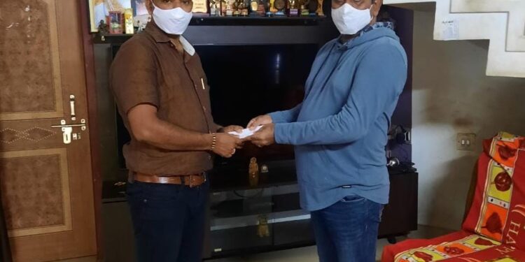 ಮಹಾಲಿಂಗೇಶ್ವರ ದೇವಳದ ಸಭಾಭವನದಲ್ಲಿ ಸಿದ್ಧಗೊಳ್ಳುತ್ತಿರುವ  ಕೋವಿಡ್ ತಾತ್ಕಾಲಿಕ ಉಪಚಾರ ಕೇಂದ್ರಕ್ಕೆ ಸಹಾಯ ಹಸ್ತ ಚಾಚಿದ ಆಶೀರ್ವಾದ್ ಜ್ಯುವೆಲ್ಲರ್ಸ್ ನ ಮಾಲಕ ಮಾಧವ್ ಶೇಟ್