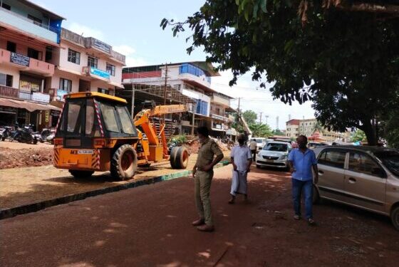 ಬಿಸಿರೋಡ್ : ರಸ್ತೆಯಲ್ಲಿಯೇ ವಾಹನ ಪಾರ್ಕ್: ಟ್ರಾಫಿಕ್ ಎಸ್.ಐ.ರಾಜೇಶ್ ನೇತೃತ್ವದಲ್ಲಿ ಕಾರ್ಯಾಚರಣೆ, ಹಲವು ವಾಹನಗಳಿಗೆ ಲಾಕ್