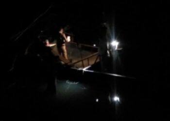 ಬಂಟ್ವಾಳ: ಮಧ್ಯ ರಾತ್ರಿ ವೇಳೆ ಅಕ್ರಮ ಮರಳು ಅಡ್ಡೆಗೆ ದಾಳಿ ನಡೆಸಿದ ತಹಶೀಲ್ದಾರ್ ರಶ್ಮಿ. ಎಸ್.ಆರ್.:; ಎರಡು ಬೋಟ್ ಹಾಗೂ ಟಿಪ್ಪರ್ ವಶಕ್ಕೆ